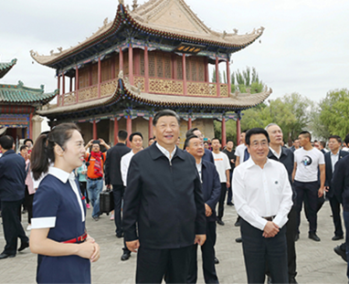 习近平考察嘉峪关关城 