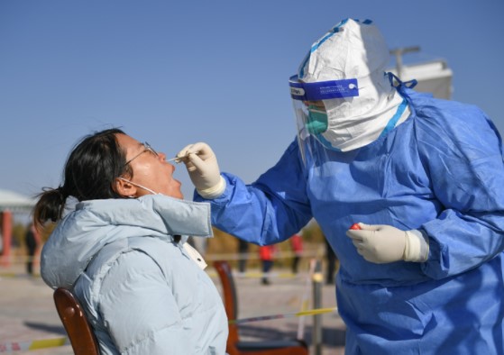 内蒙古额济纳旗开展第三轮全员核酸检测 