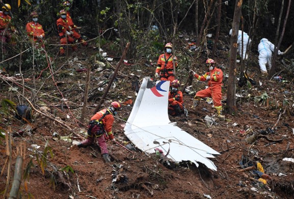 藤县空难事故核心现场搜索工作继续进行