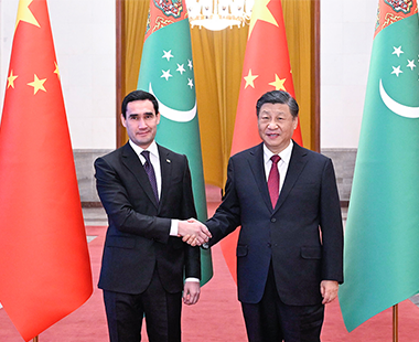 习近平同土库曼斯坦总统谢尔达尔·别尔德穆哈梅多夫举行会谈 