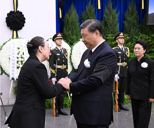 李克强同志遗体在北京火化 习近平等到八宝山革命公墓送别 