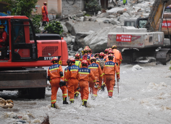 四川康定山洪泥石流灾害抢险救援有序推进