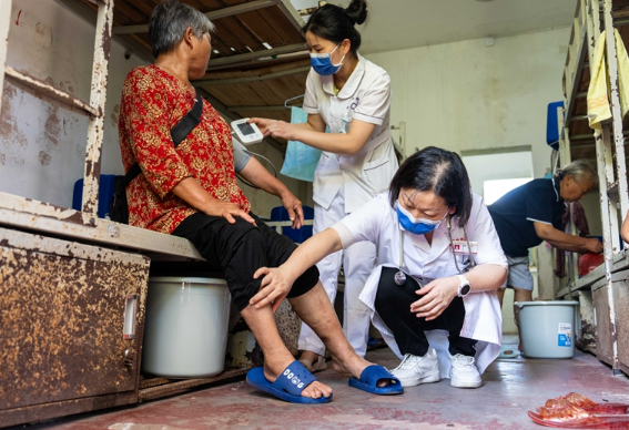 以医者仁心守护健康中国——写在第七个中国医师节到来之际