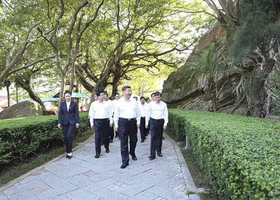 习近平在福建考察时强调：扭住目标不放松 一张蓝图绘到底 在中国式现代化建设中奋勇争先