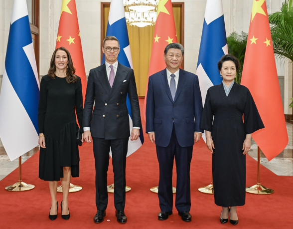 习近平同芬兰总统斯图布会谈