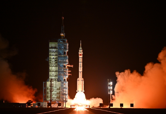 神舟十九号载人飞船发射取得圆满成功